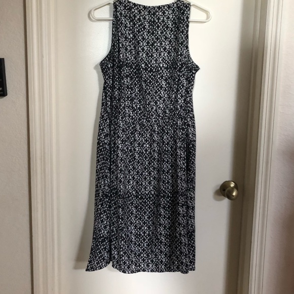 Black / White Triangle Pattern Front ZIP Dress NWT - Picture 2 of 3